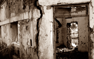 Histoire d’horreur : Les murmures de la demeure abandonnée